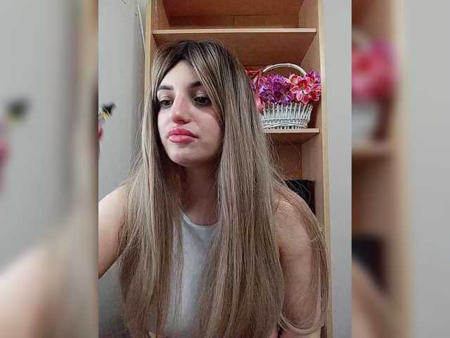 Sonyagasay live cam on BongaCams