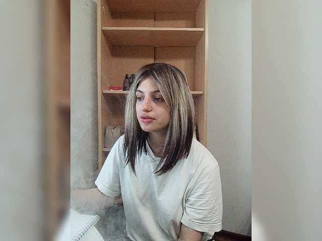 Sonyagasay live cam on BongaCams