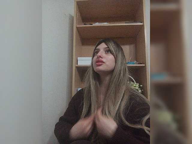 Sonyagasay live cam on BongaCams