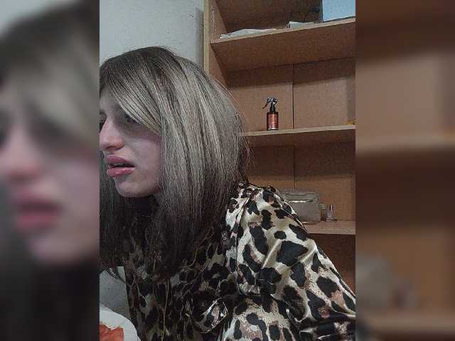 Sonyagasay live cam on BongaCams