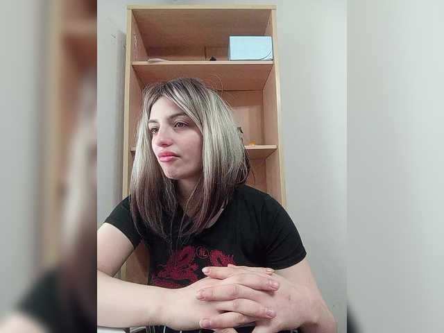 Sonyagasay live cam on BongaCams