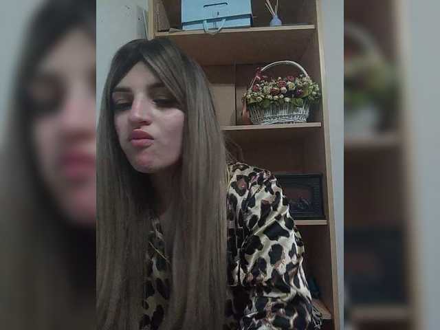 Sonyagasay live cam on BongaCams