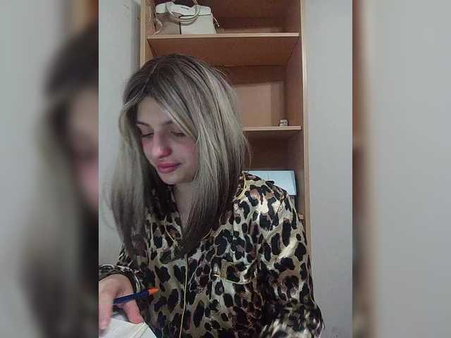Sonyagasay live cam on BongaCams