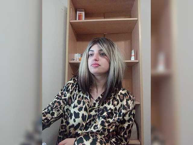 Sonyagasay live cam on BongaCams