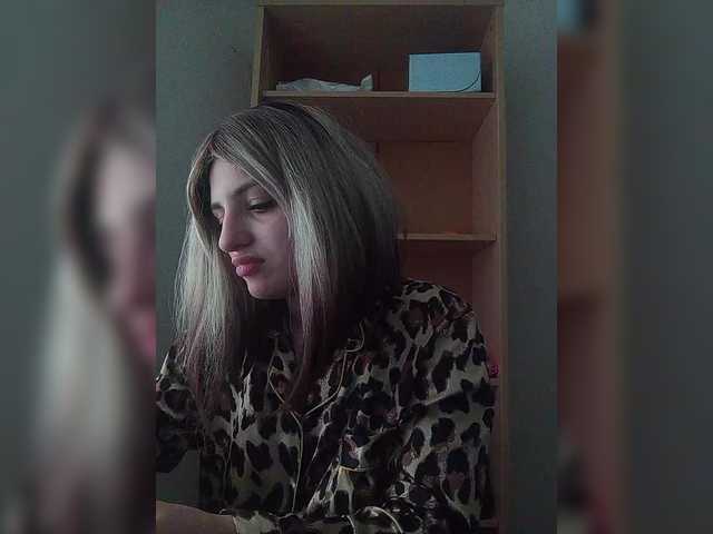 Sonyagasay live cam on BongaCams