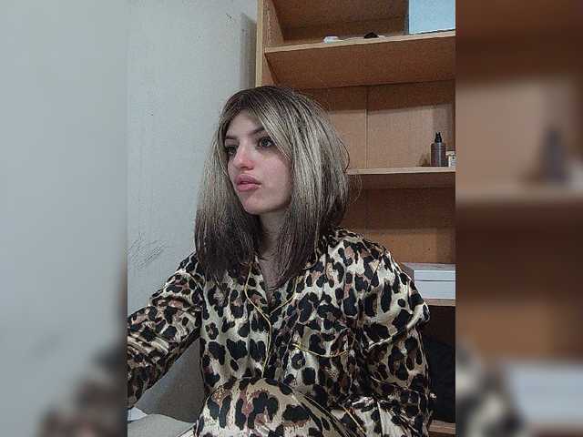Sonyagasay live cam on BongaCams