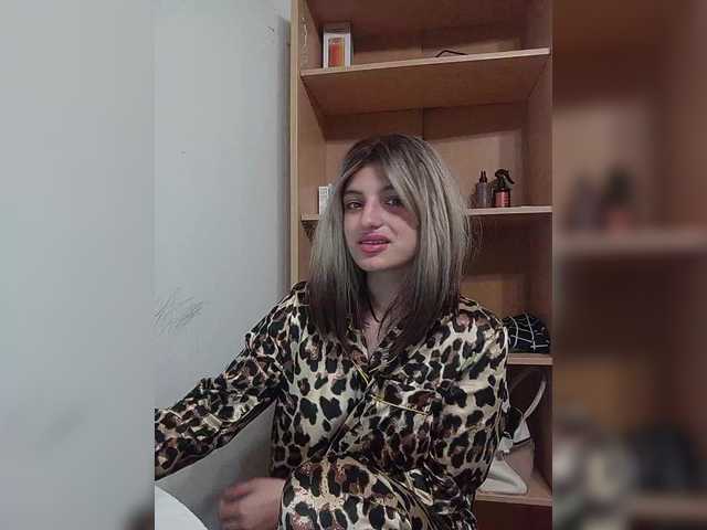 Sonyagasay live cam on BongaCams