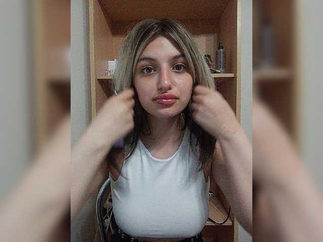 Sonyagasay live cam on BongaCams