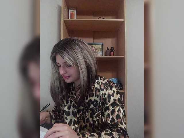 Sonyagasay live cam on BongaCams
