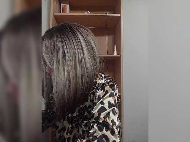 Sonyagasay live cam on BongaCams