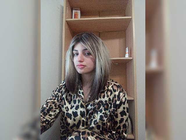 Sonyagasay live cam on BongaCams