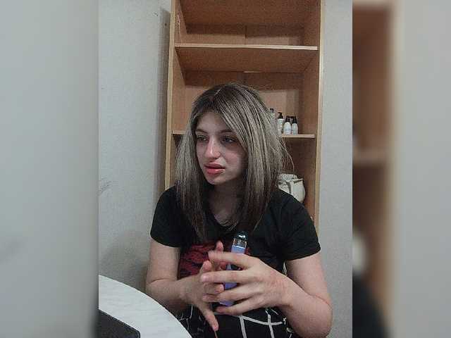 Sonyagasay live cam on BongaCams