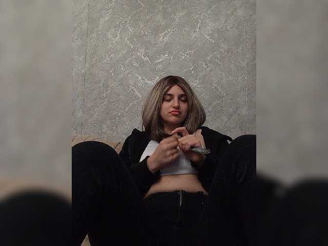 Sonyagasay live cam on BongaCams
