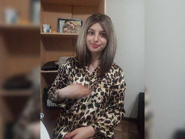 Sonyagasay live cam on BongaCams