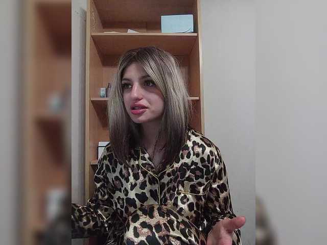 Sonyagasay live cam on BongaCams