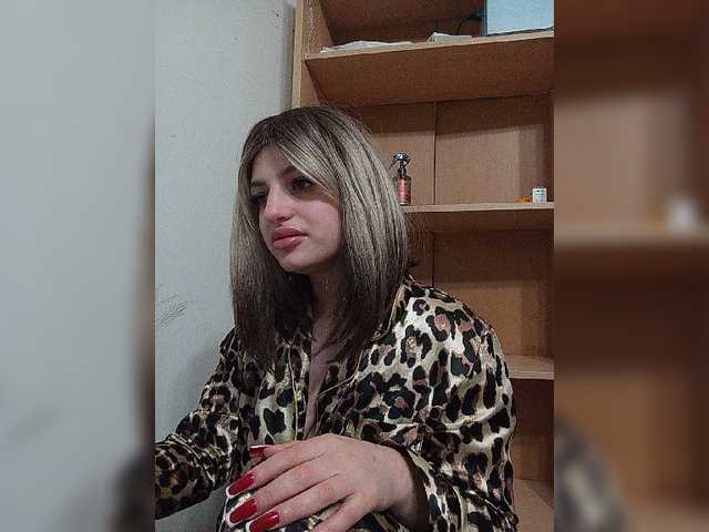 Sonyagasay live cam on BongaCams