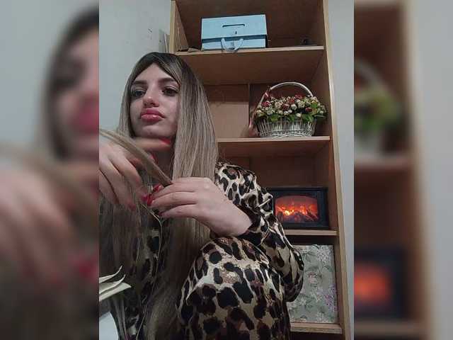 Sonyagasay live cam on BongaCams
