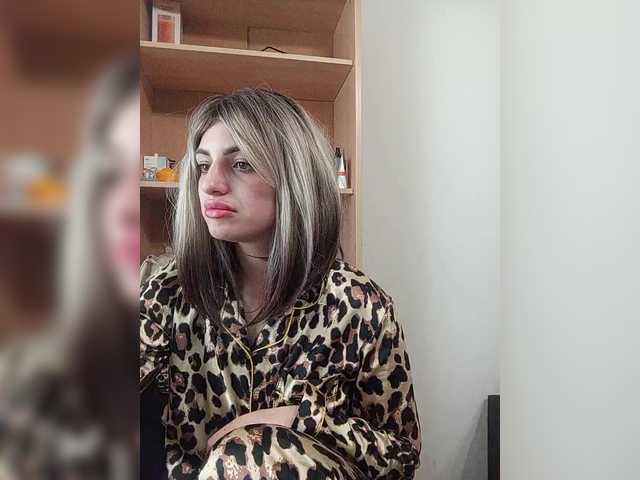 Sonyagasay live cam on BongaCams