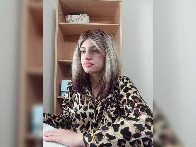 Sonyagasay live cam on BongaCams