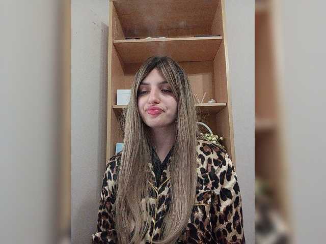 Sonyagasay live cam on BongaCams