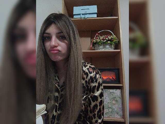 Sonyagasay live cam on BongaCams