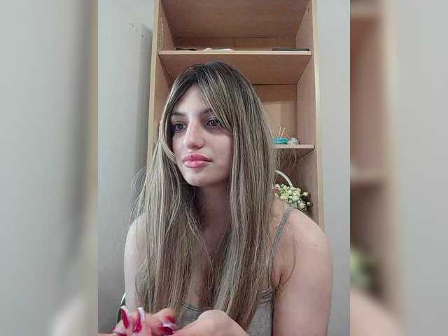 Sonyagasay live cam on BongaCams