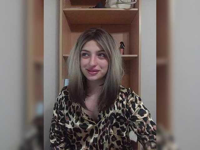 Sonyagasay live cam on BongaCams
