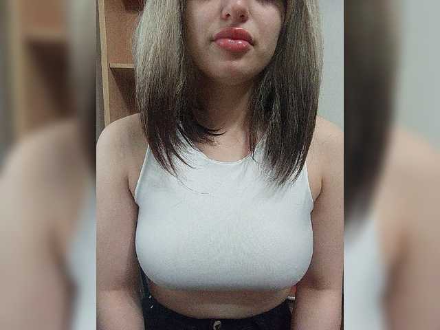 Sonyagasay live cam on BongaCams
