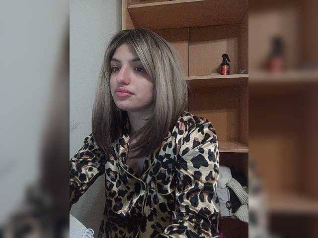 Sonyagasay live cam on BongaCams
