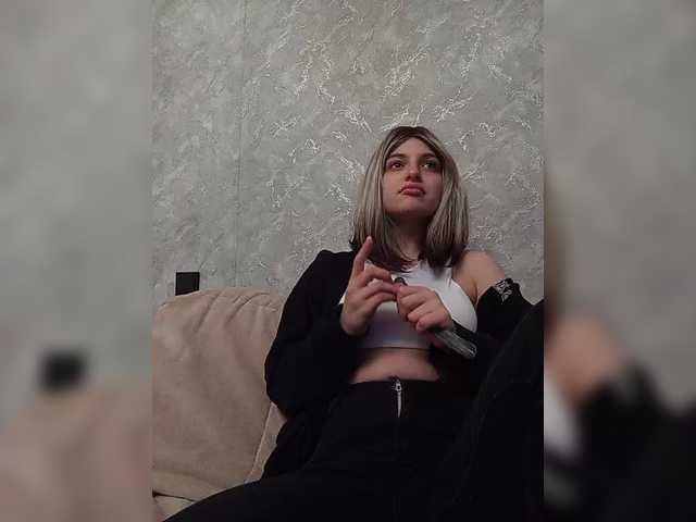 Sonyagasay live cam on BongaCams