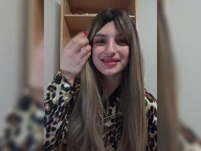 Sonyagasay live cam on BongaCams