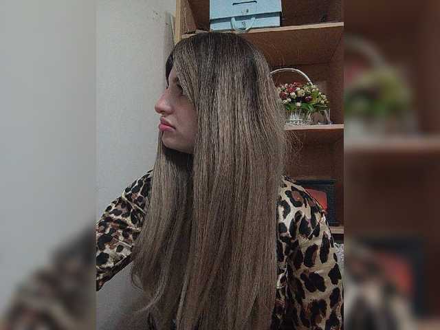 Sonyagasay live cam on BongaCams