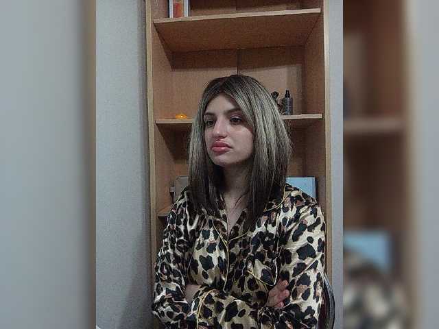 Sonyagasay live cam on BongaCams