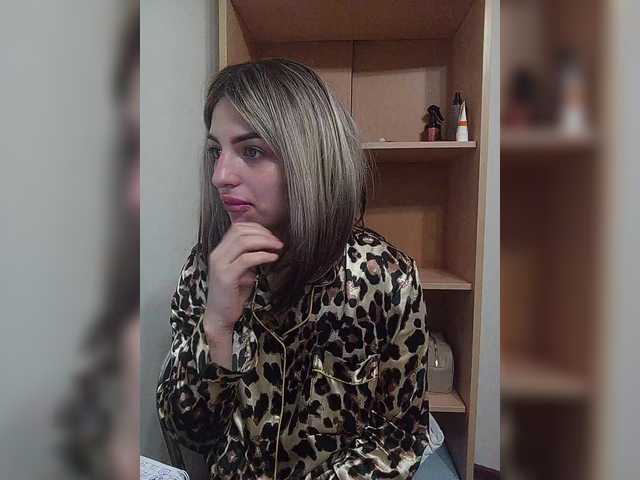 Sonyagasay live cam on BongaCams