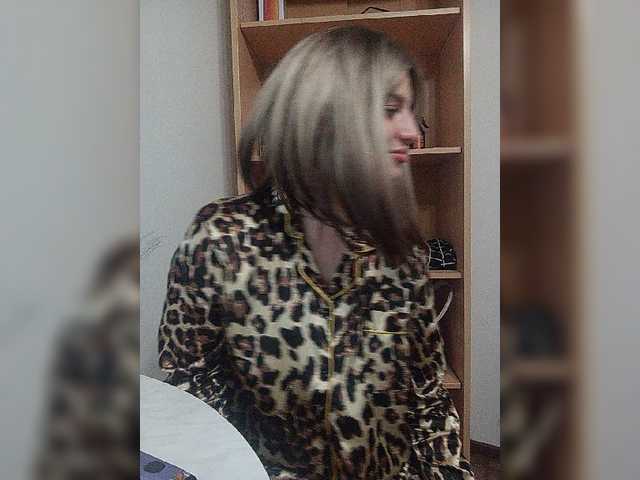 Sonyagasay live cam on BongaCams