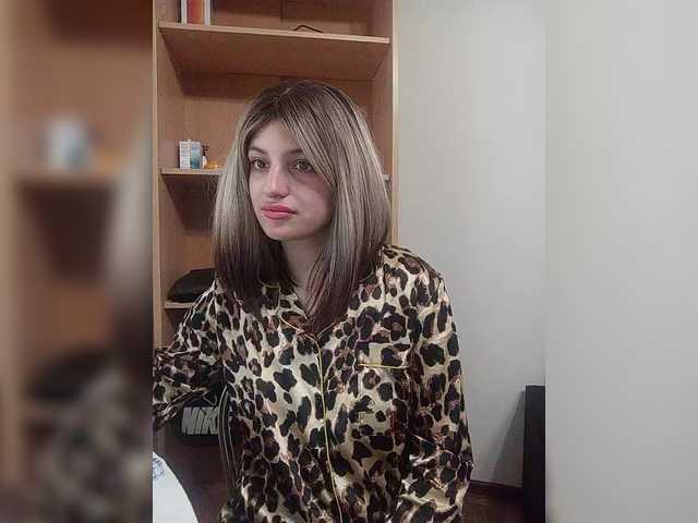 Sonyagasay live cam on BongaCams
