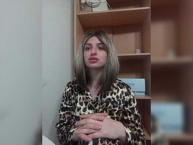 Sonyagasay live cam on BongaCams