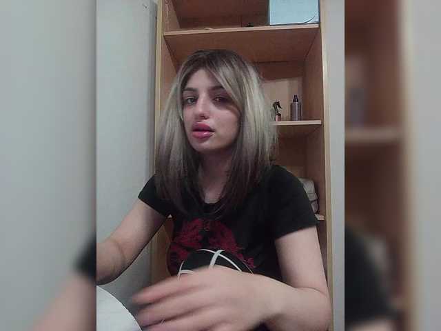 Sonyagasay live cam on BongaCams