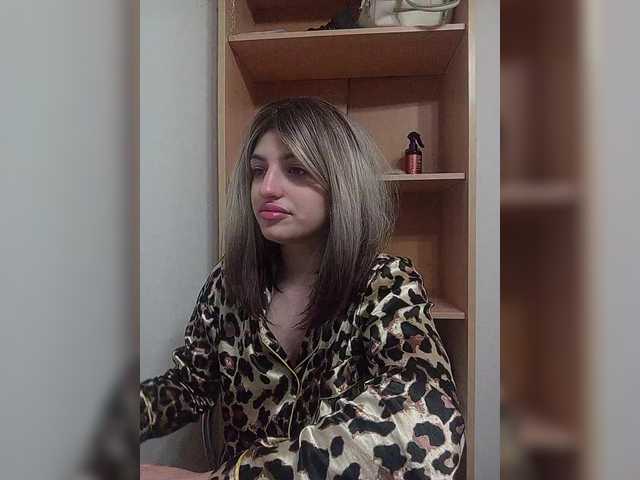 Sonyagasay live cam on BongaCams