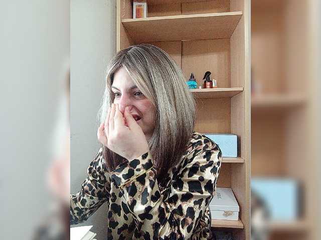 Sonyagasay live cam on BongaCams