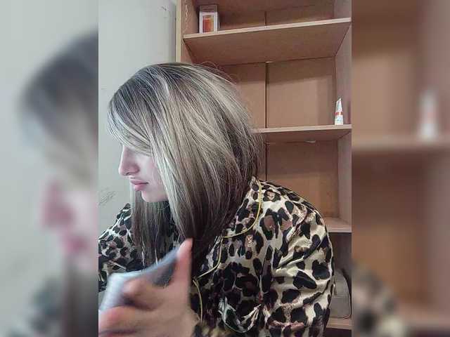 Sonyagasay live cam on BongaCams
