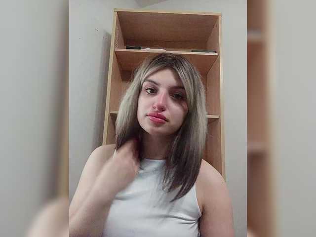 Sonyagasay live cam on BongaCams