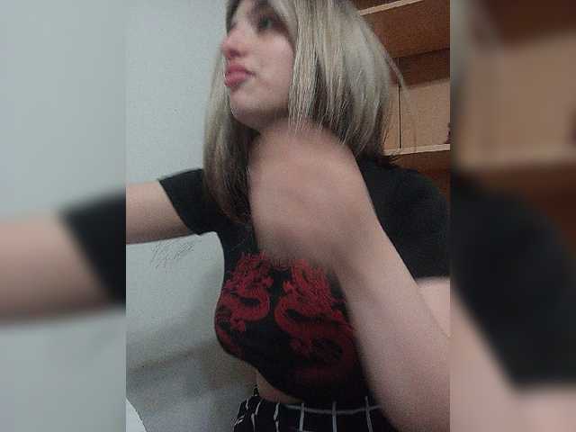 Sonyagasay live cam on BongaCams