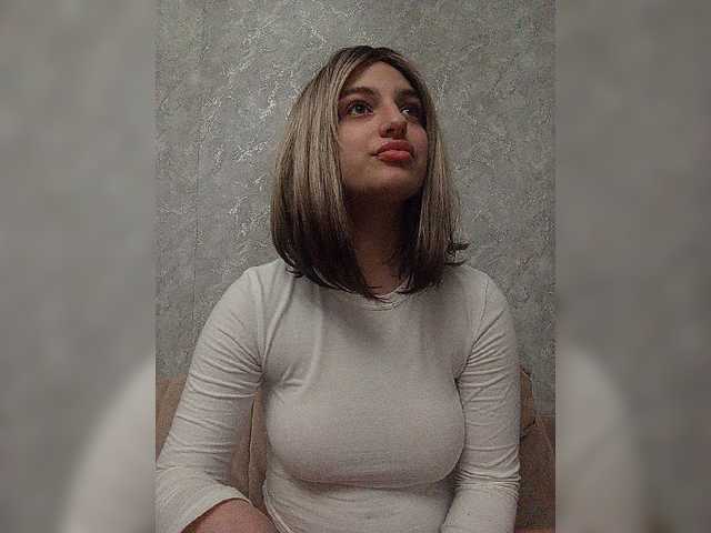 Sonyagasay live cam on BongaCams