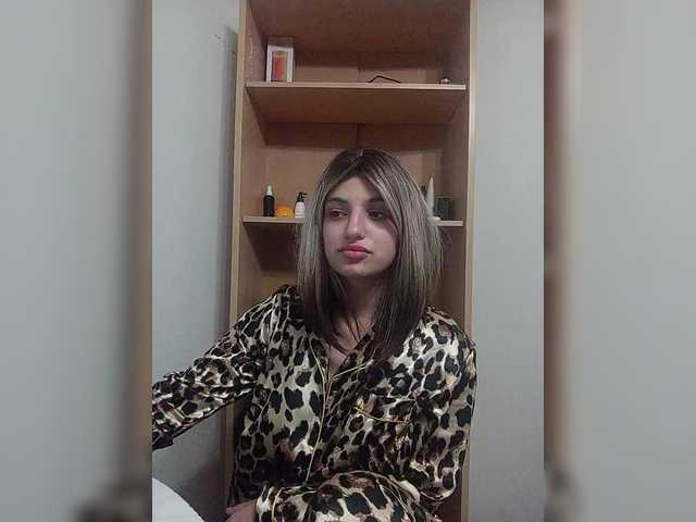 Sonyagasay live cam on BongaCams