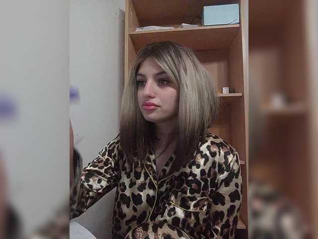 Sonyagasay live cam on BongaCams