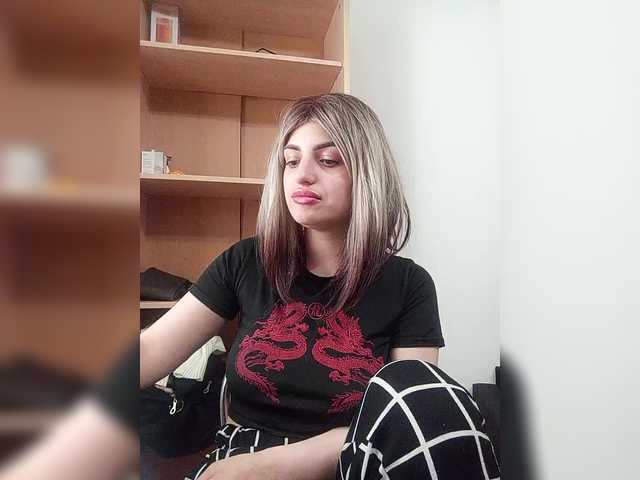Sonyagasay live cam on BongaCams