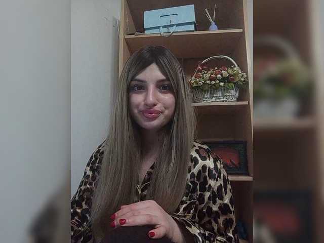 Sonyagasay live cam on BongaCams