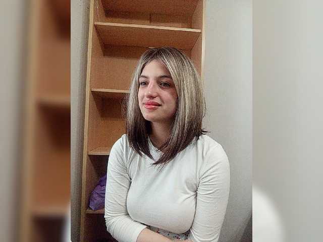 Sonyagasay live cam on BongaCams