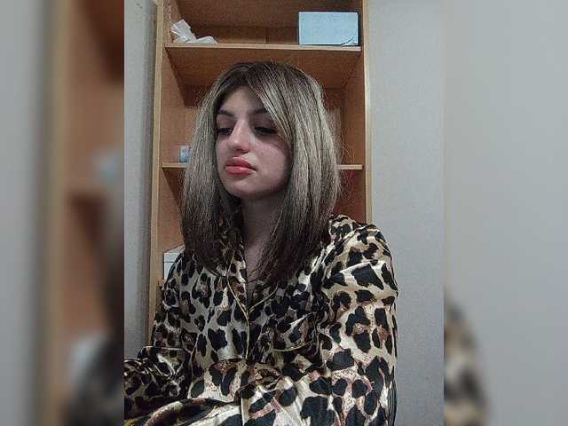 Sonyagasay live cam on BongaCams